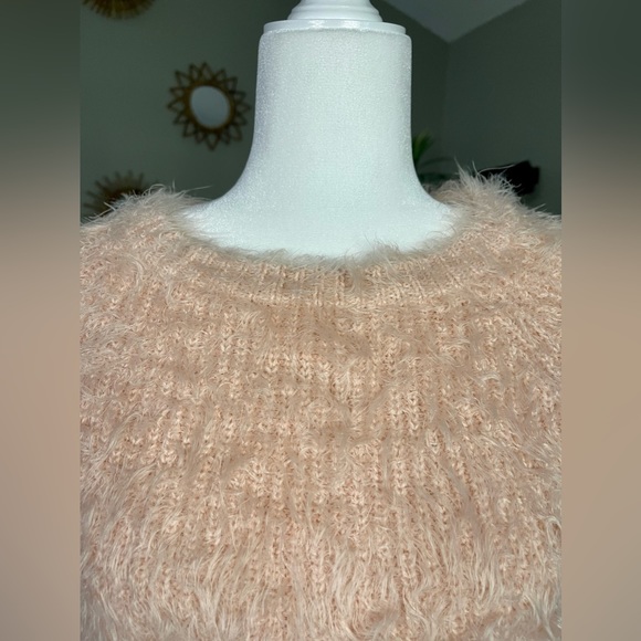 AS SEEN ON LEA MICHELLE Lover & Friends Blush Eyelash Crop Sweater Sz S - Picture 8 of 14